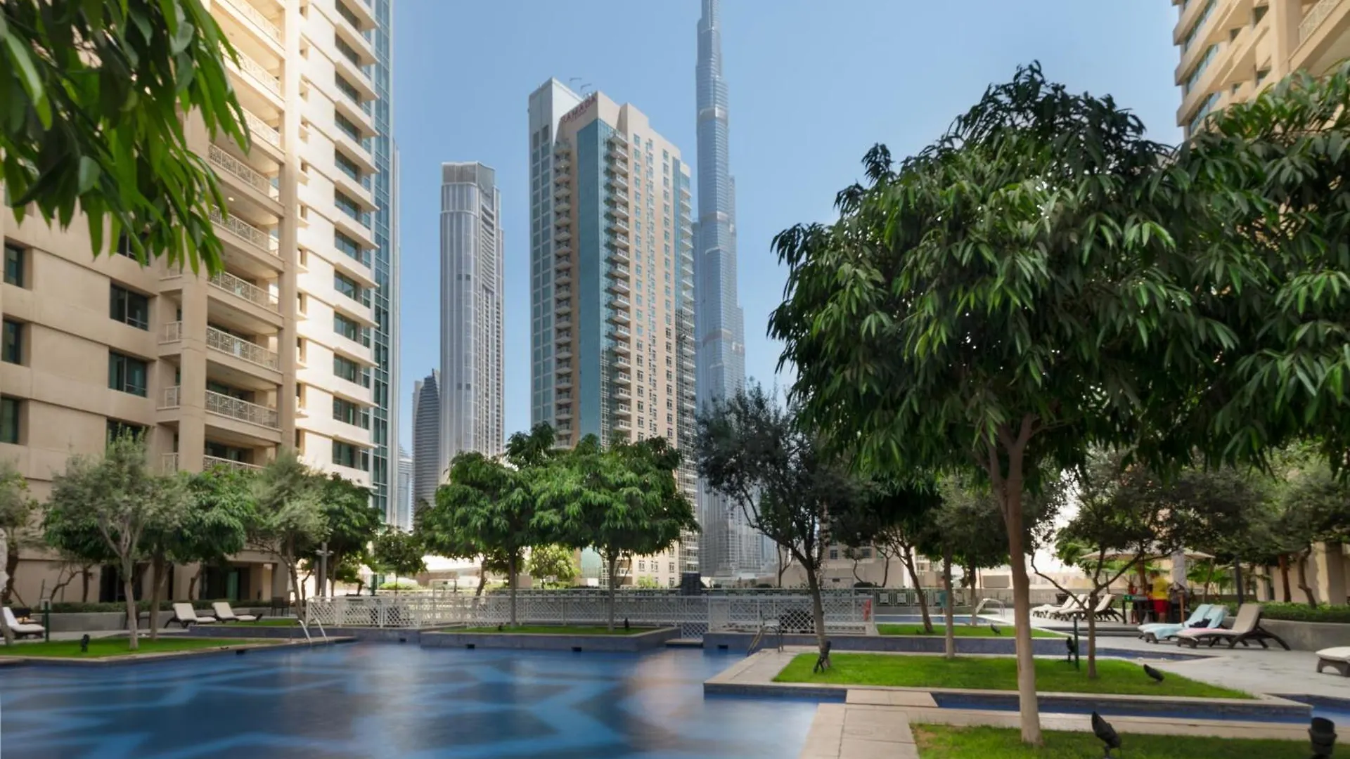 Lux Ap Boulev 29Dubai Mall 5 Min contacts